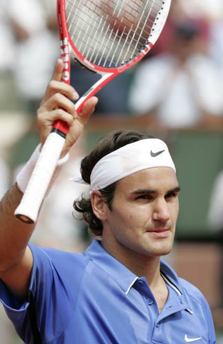 开云电子-费德勒重返赛场，最后时刻胜出首场状态出色，FPX观众沸腾！上演精彩一战的简单介绍