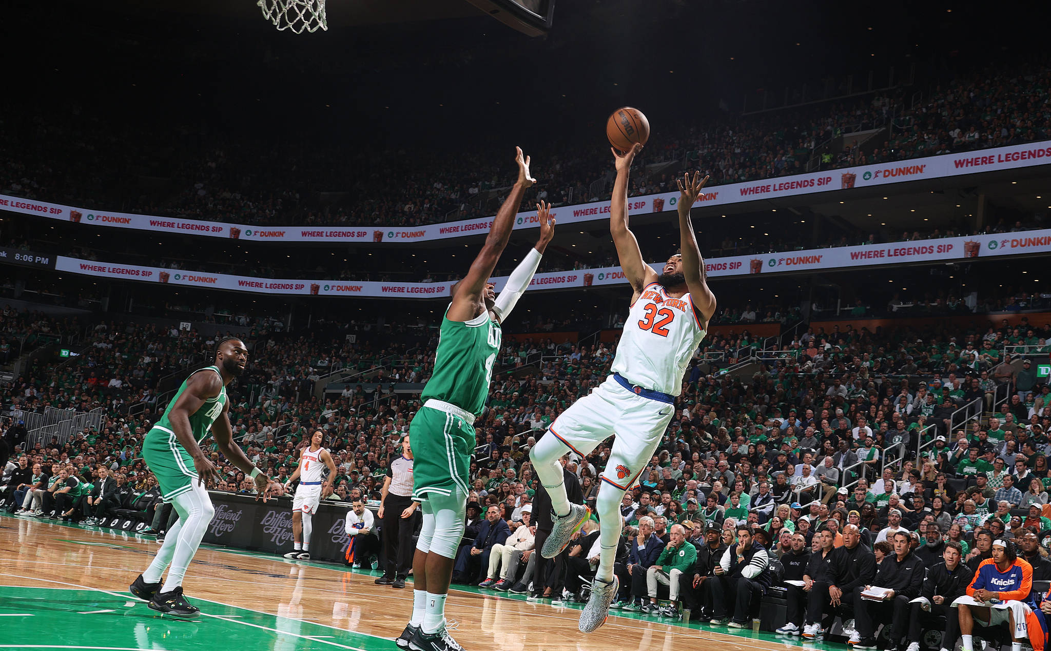 开云登录入口地址-塔图姆在雄鹿比赛中出色防守，表现优异引发热议！赛场气氛高涨的简单介绍